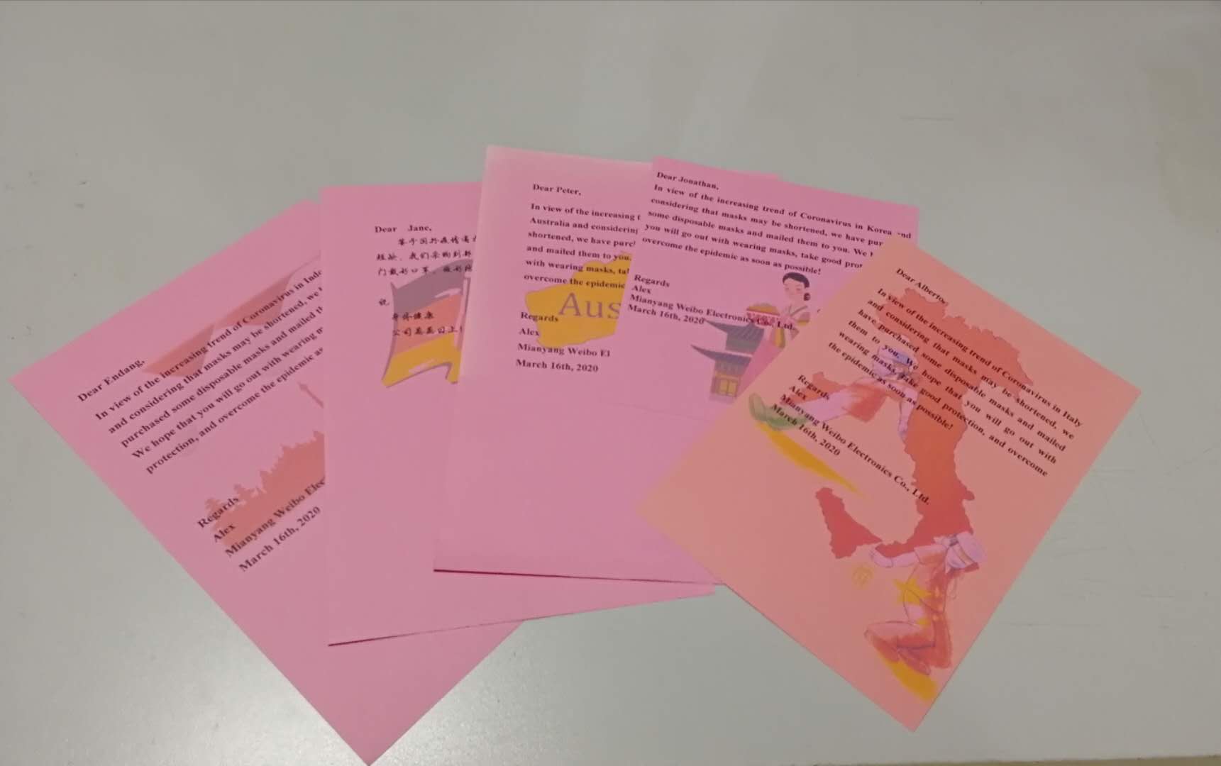 雪中送炭三九暖，視若無(wú)睹臘月寒。 錦上添花不覺(jué)美，助人為樂(lè)眾稱羨！